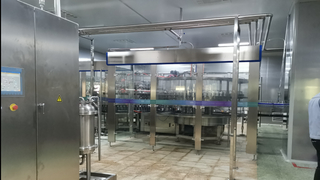 24000bph玻璃瓶装精酿啤酒填充完整线ROPP帽 